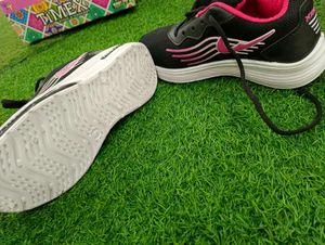 Black &amp; Pink Sports Shoes