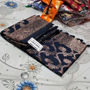 Elegant Navy & Gold Banarasi Saree