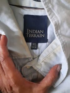 2 Men&#39;s Shirts And 1 Pant