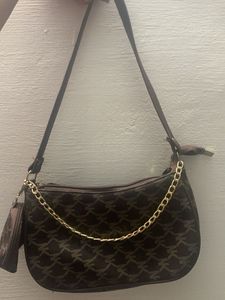 Chic Crossbody Bag