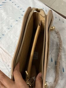 Handbag With Sling👜