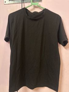 2 Black White Tshirt And Two Top