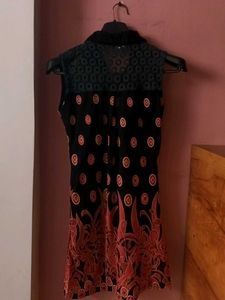 Black &amp; Red Sleeveless Top With Lace Detailing