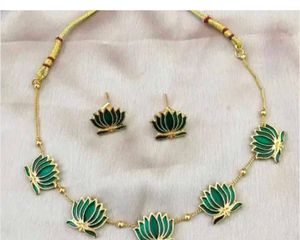 Women Necklace And Earring Set