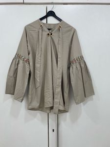 🌟 Boho Glam: Embroidered Bell Sleeve Tunic! 🛍️