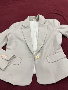 Elegant Gray Blazer
