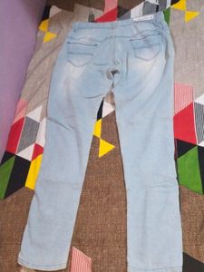 Light Wash Jeans with Bow Detail - Size?