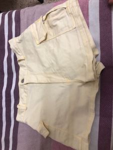Pastel Lemon Yellow Shorts With Side Pockets
