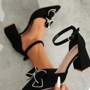 black stones bow heels