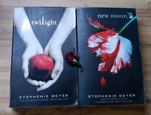 Twilight & New Moon Book Set