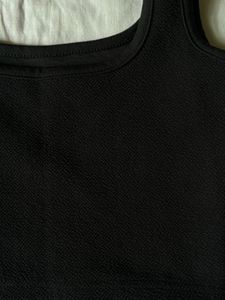 BLACK CROP TOP
