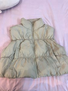 H&M Beige Puffer Vest