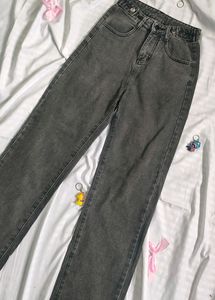 Straight Jeans