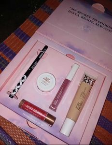 Just Herbs Makeup Set