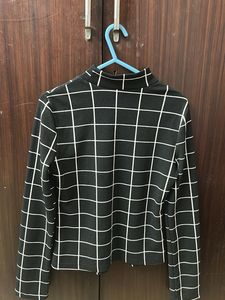 SHEIN Black &amp; White Grid Top ❤️