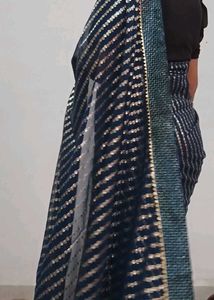 Elegant Navy &amp; Silver Foil Print Saree