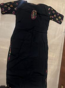 Elegant Black Embroidered Kurta
