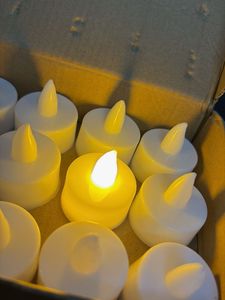 FLAMELESS LED Tea Lights (12)