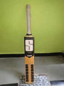 15-18/years Boys S Shivam 1000 Cricket Bat