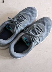 Nike Revolution 4 Grey Running Shoes