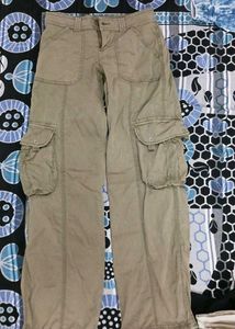 Very Comfortable With Huge Pocket Size