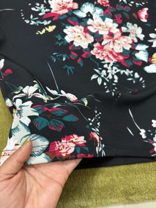 Woman fit and Flare black dress