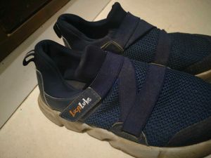 Navy Sneakers 👟