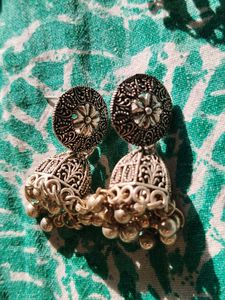Combo of 5 Earrings and one Moti Necklace
