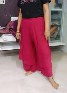 Double Plazo Elastic At Waist
