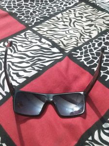Goggles in Black Shade