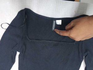 H&amp;M By DIVIDED Black Long Sleeve Top