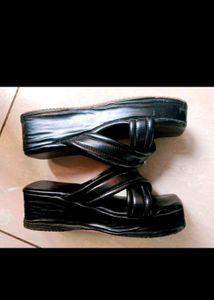 Black Wedges