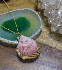 Handmade Seashell Necklace 🌸
