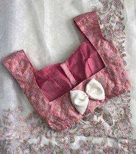 🆕️🆕️Aesthetic Saree With Unstitched Blouse