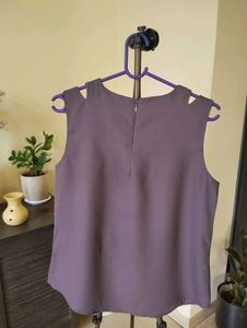 RARE Cutout Shoulder Tank Top