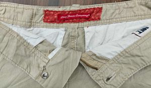 Women&#39;s Beige Shorts