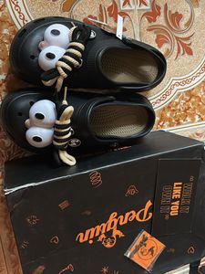 Trendy - Penguin Googly Eye Clogs