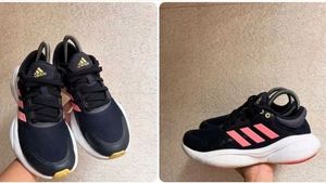 Adidas Bounce Sneakers