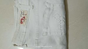 White Capri Waist Size 32 (Stretchable)