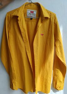 Levi&#39;s Yellow Button-Down Shirt