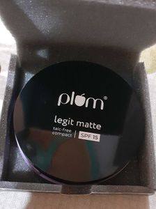 Plum Matte Talc Free Compact Spf15
