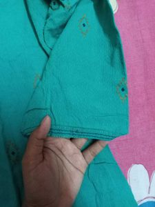 Elegant Green Embroidered Kurta