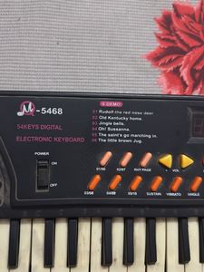 M 5468 Electronic keyboard