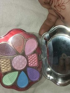 Grace Compact Makeup