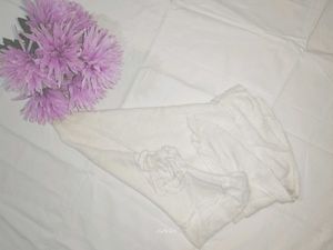 White Scraf