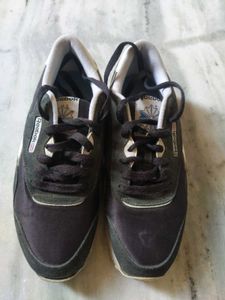 Reebok Classic Sneakers – Size UK 7 | Pre-owned