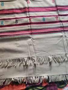 Elegant Ethnic Shawl in woolen style