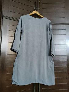 Women Solid Grey Rayon Kurta