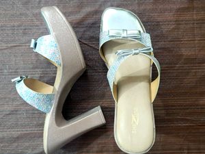 Gorgeous Silver Bow Platform Heels