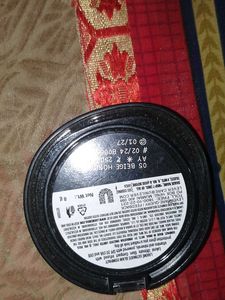 Woman Face Powder